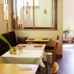 アデッソ 店内